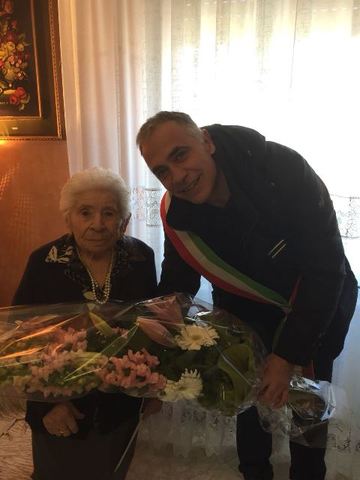 La signora Maria Pucci festeggia 101 anni.